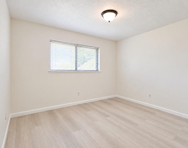 3030 S Blue Meadow Circle - Photo Thumbnail 22