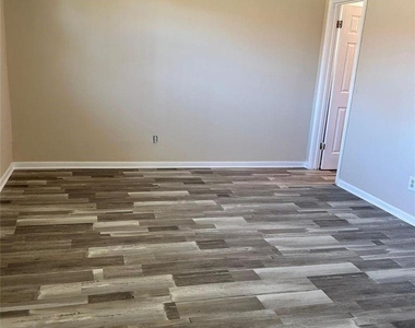 3822 Ebbtide Drive - Photo Thumbnail 9