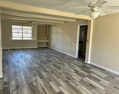 3822 Ebbtide Drive - Photo Thumbnail 7