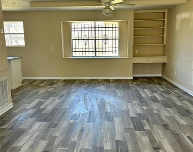 3822 Ebbtide Drive - Photo Thumbnail 10