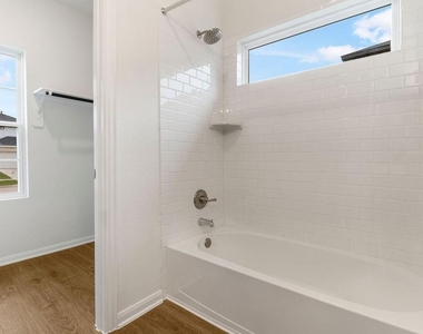 426 Magnolia Street - Photo Thumbnail 13