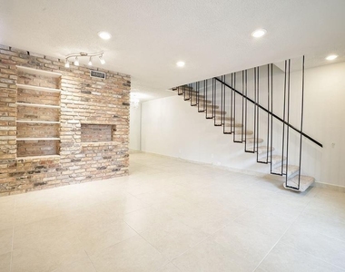 2503 Mccue Road - Photo Thumbnail 1