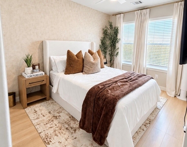 15022 Eagle Feather Court - Photo Thumbnail 9