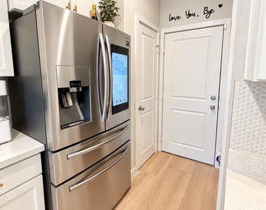 15022 Eagle Feather Court - Photo Thumbnail 4