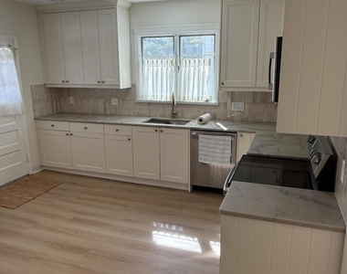 904 Taylor Avenue - Photo Thumbnail 11