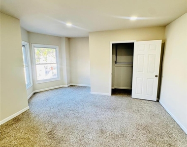 243 N Jordan Street - Photo Thumbnail 12