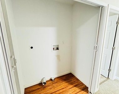 243 N Jordan Street - Photo Thumbnail 21