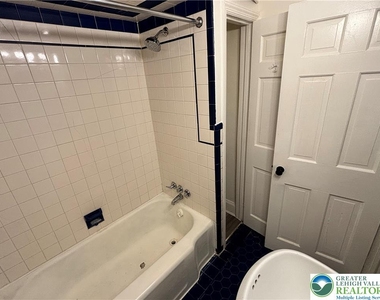 809 W Linden Street - Photo Thumbnail 9