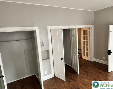 809 W Linden Street - Photo Thumbnail 5