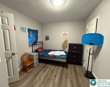654 Pennsylvania Avenue - Photo Thumbnail 7