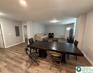 654 Pennsylvania Avenue - Photo Thumbnail 4