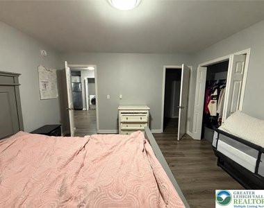 654 Pennsylvania Avenue - Photo Thumbnail 5