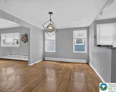 3826 Albemarle Avenue - Photo Thumbnail 5