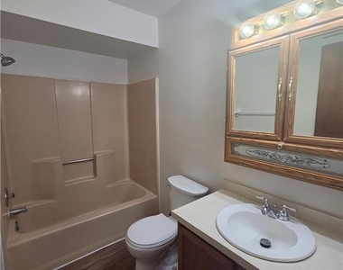 416 S Saint George Street - Photo Thumbnail 19