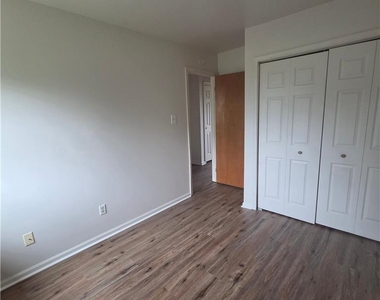 416 S Saint George Street - Photo Thumbnail 11