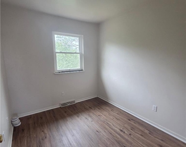416 S Saint George Street - Photo Thumbnail 17