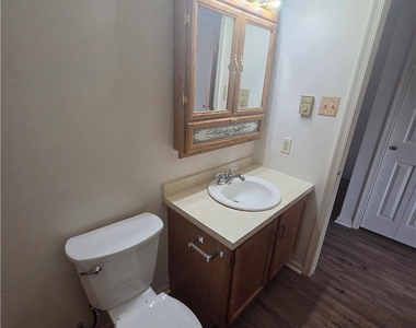 416 S Saint George Street - Photo Thumbnail 18