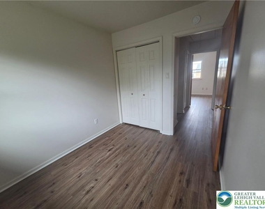 416 S Saint George Street - Photo Thumbnail 16