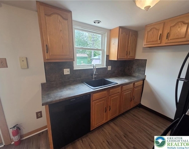 416 S Saint George Street - Photo Thumbnail 6