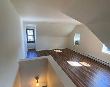 819 Spring - Photo Thumbnail 12