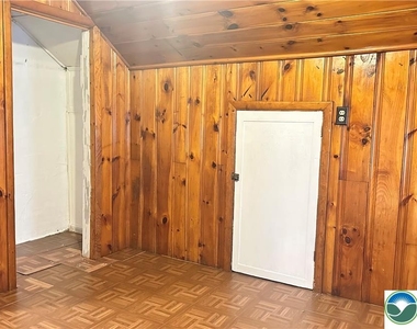 542 N New Street - Photo Thumbnail 20