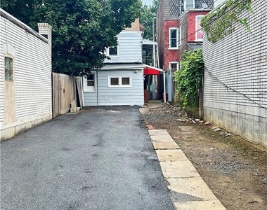 542 N New Street - Photo Thumbnail 25