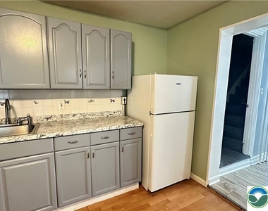 542 N New Street - Photo Thumbnail 7
