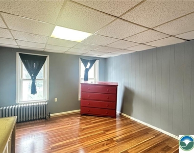 542 N New Street - Photo Thumbnail 11