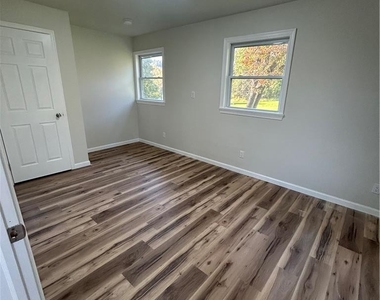 3013 Delaware Drive - Photo Thumbnail 11