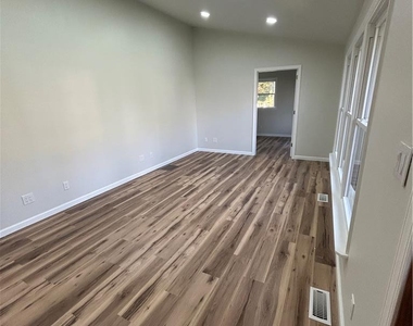 3013 Delaware Drive - Photo Thumbnail 13