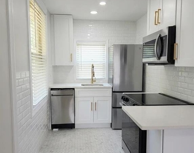 2835 N 3rd Avenue N - Photo Thumbnail 3