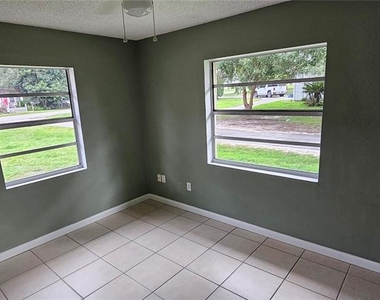 452 S Hill Avenue - Photo Thumbnail 8