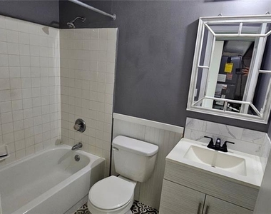452 S Hill Avenue - Photo Thumbnail 7