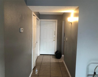 14415 Americana Circle - Photo Thumbnail 4