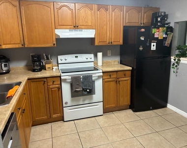 14415 Americana Circle - Photo Thumbnail 2