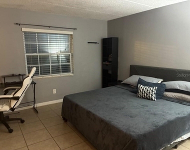 14415 Americana Circle - Photo Thumbnail 6