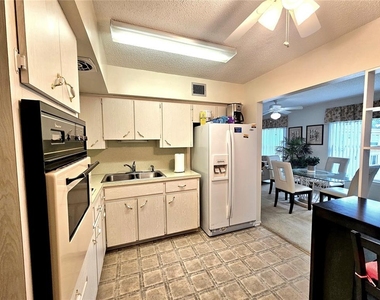 2426 Persian Drive - Photo Thumbnail 11