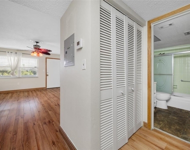 1001 77th Avenue N - Photo Thumbnail 6