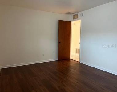 3655 Dellefield Street - Photo Thumbnail 8