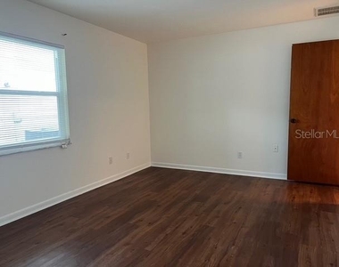3655 Dellefield Street - Photo Thumbnail 7