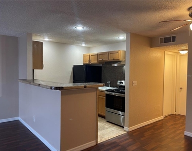 9105 W Hillsborough Avenue - Photo Thumbnail 8