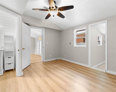 123 N Safford Avenue - Photo Thumbnail 9