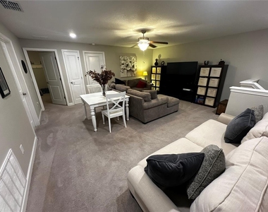 3289 Gentle Dell Court - Photo Thumbnail 10