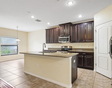 2724 Garden Falls Drive - Photo Thumbnail 15