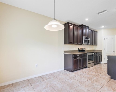2724 Garden Falls Drive - Photo Thumbnail 12