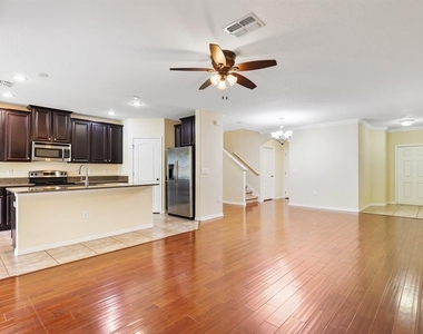 2724 Garden Falls Drive - Photo Thumbnail 7