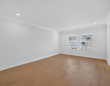 1439 West Chestnut Street - Photo Thumbnail 19