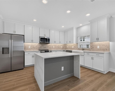 1439 West Chestnut Street - Photo Thumbnail 12