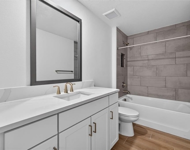 1439 West Chestnut Street - Photo Thumbnail 24