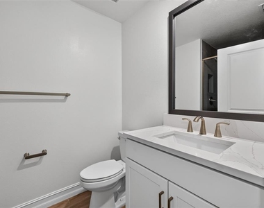 1439 West Chestnut Street - Photo Thumbnail 3